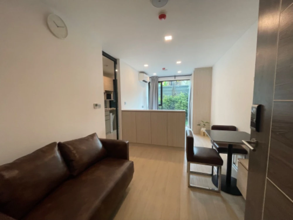 For rent: Modiz Ratchada 32, 1st floor, fully furnished unit, ready to move in. Book now, don't wait!