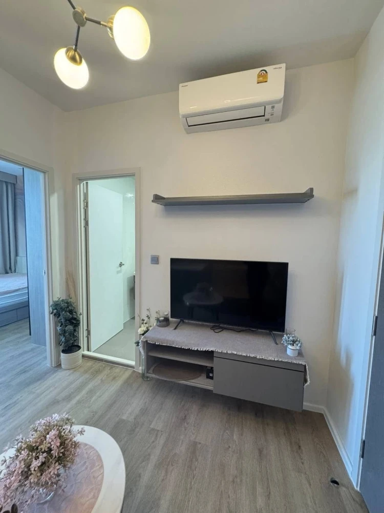 For rent: Modiz Rhyme Ramkhamhaeng, high floor unit, decorated in pink tones. Book now!