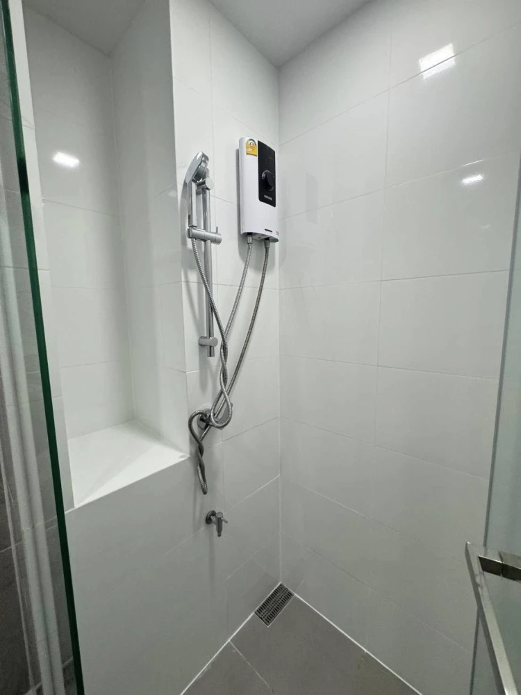 For rent: Modiz Rhyme Ramkhamhaeng, high floor unit, decorated in pink tones. Book now!