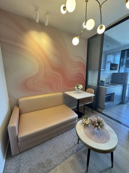 For rent: Modiz Rhyme Ramkhamhaeng, high floor unit, decorated in pink tones. Book now!
