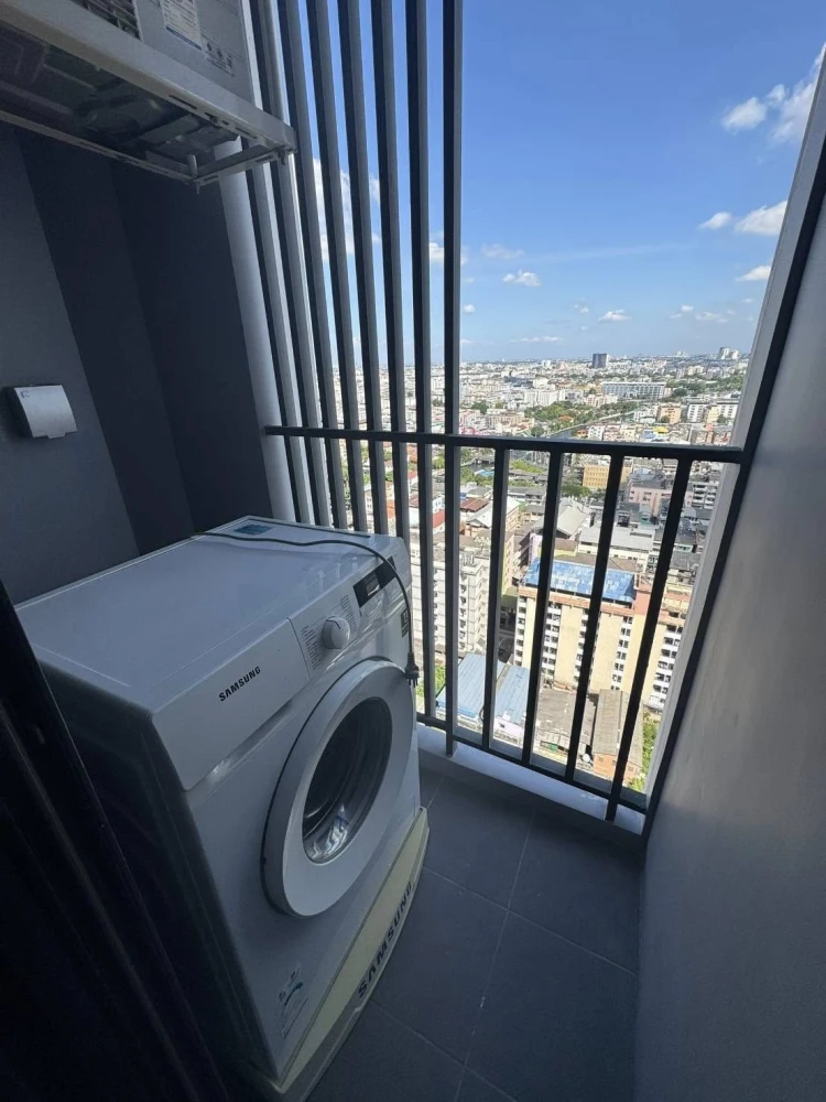 For rent: Modiz Rhyme Ramkhamhaeng, high floor unit, decorated in pink tones. Book now!