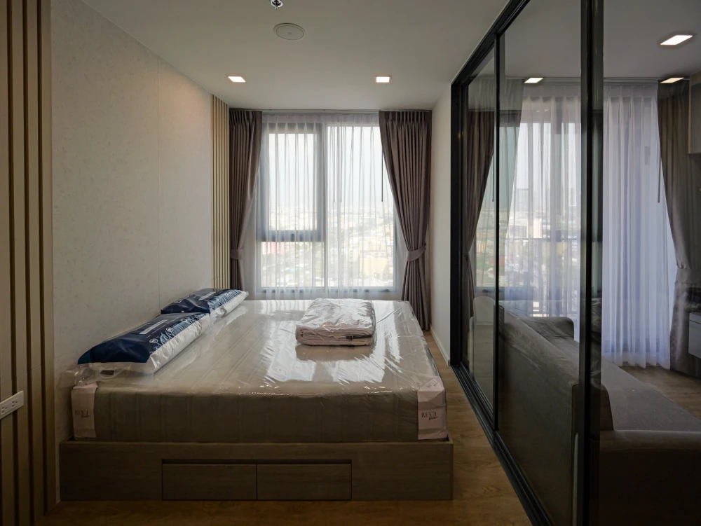 For rent: Modiz Rhyme Ramkhamhaeng. Beautiful room with a warm, homey atmosphere. The room features built-in furniture for practicality and a unique d images