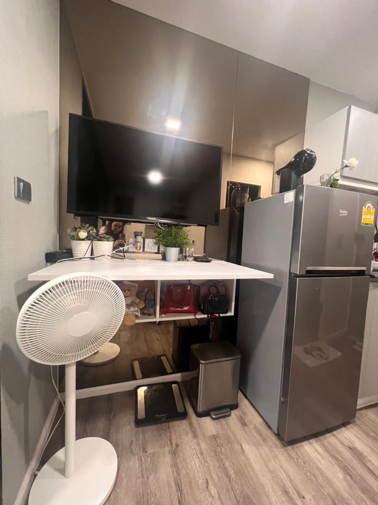 For rent: Modiz Station, a lovely room with complete furniture and appliances. Just bring your bags and move in!