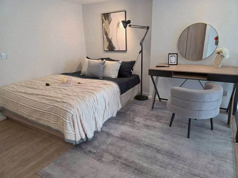 For rent: Modiz Sukhumvit 50, a ready-to-move-in condo with a stunning Chao Phraya River view! Fully furnished, complete with all functions.