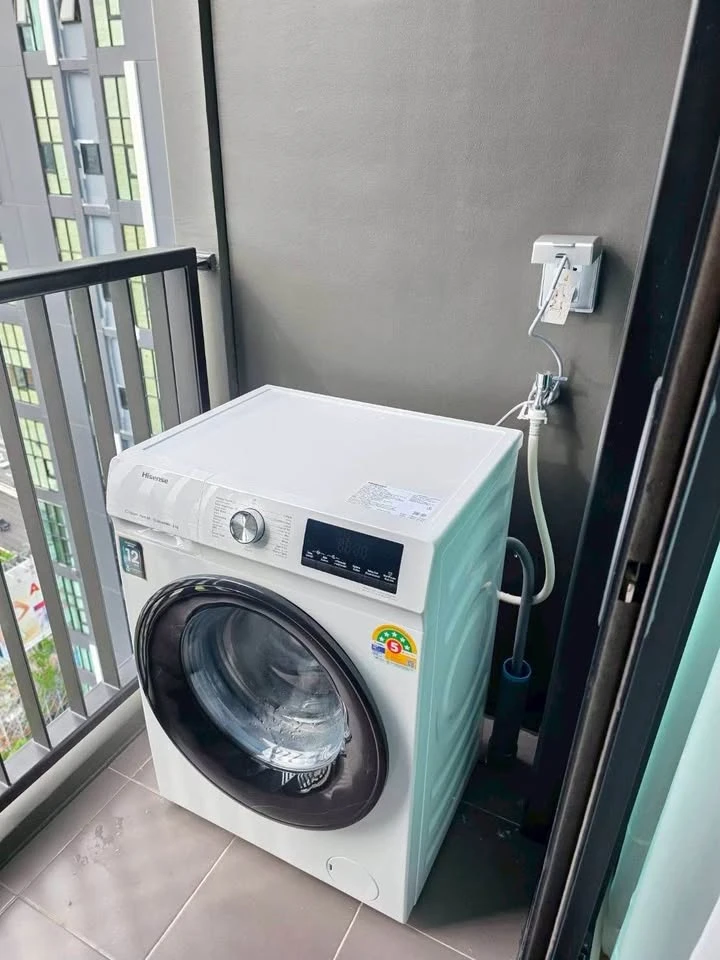 For rent: Modiz Sukhumvit 50, a ready-to-move-in condo with a stunning Chao Phraya River view! Fully furnished, complete with all functions.