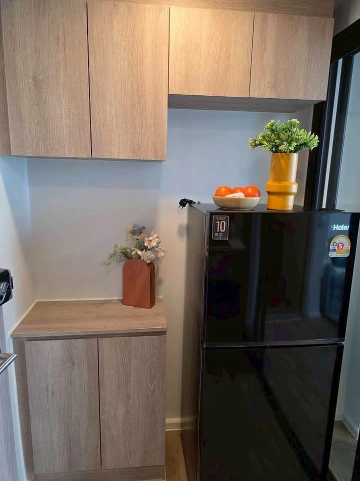 For rent: Modiz Sukhumvit 50, a ready-to-move-in condo with a stunning Chao Phraya River view! Fully furnished, complete with all functions.