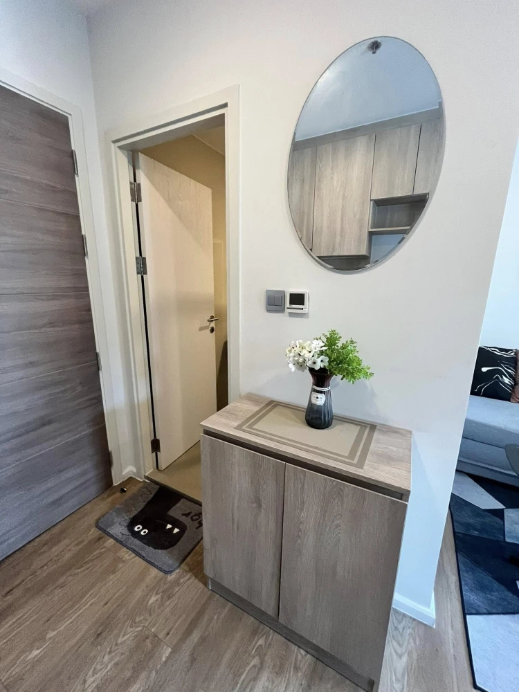 For rent: Modiz Sukhumvit 50, 2nd floor, fully furnished room, nice to live in. If interested, hurry and reserve now. Don't miss out.