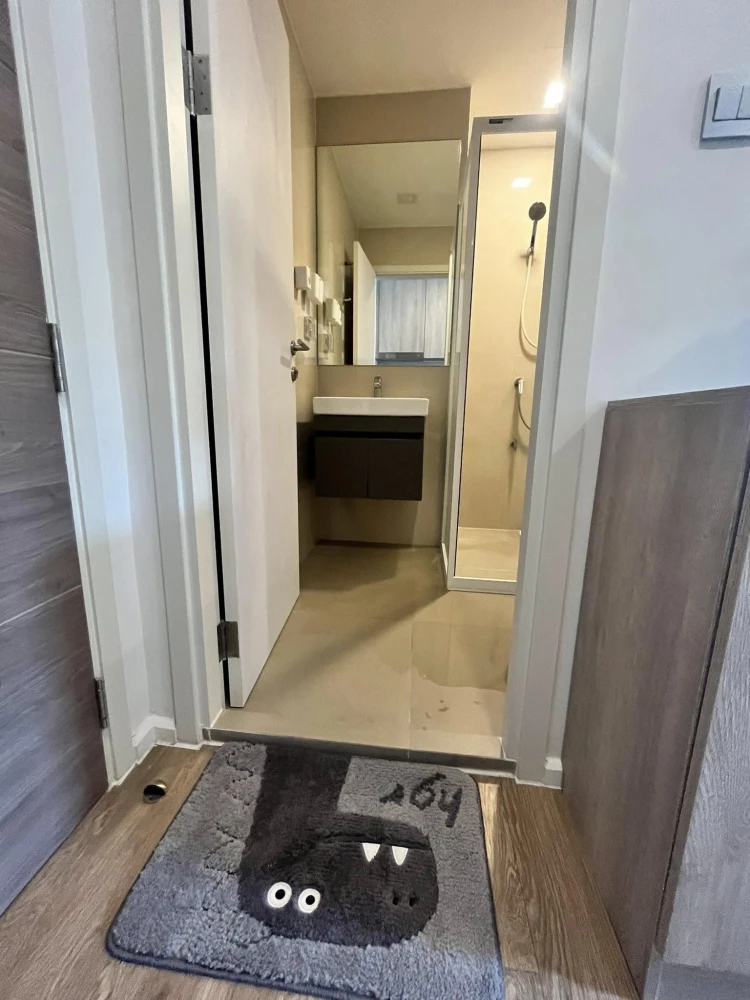 For rent: Modiz Sukhumvit 50, 2nd floor, fully furnished room, nice to live in. If interested, hurry and reserve now. Don't miss out.