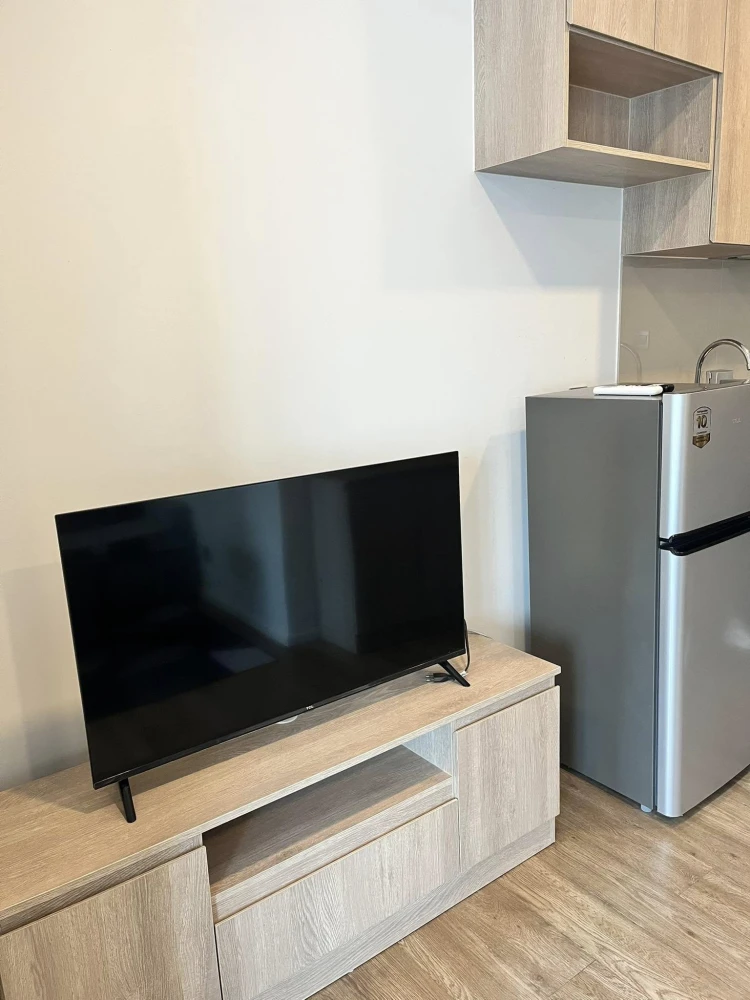 For rent: Modiz Sukhumvit 50, 2nd floor, fully furnished room, nice to live in. If interested, hurry and reserve now. Don't miss out.