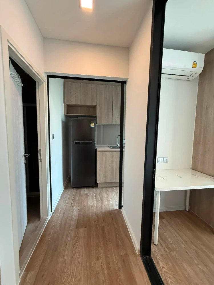 For rent: Modiz Sukhumvit 50, 5th floor, fully furnished unit. Very comfortable and ready to move in. Book now! Don't miss out!
