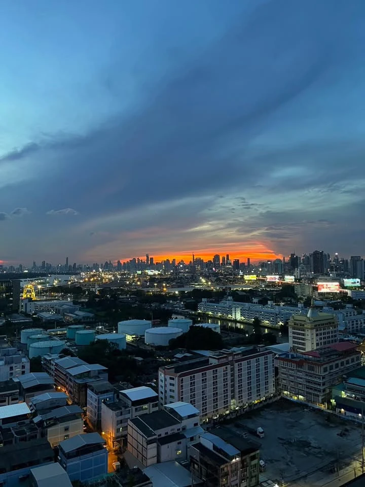 For rent: Modiz Sukhumvit 50, spacious room, comfortable living, high floor, furnished + appliances ready, hurry and reserve now!