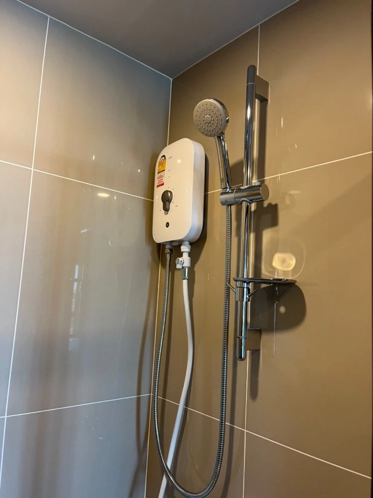 Monte Rama 9 for rent, 6th floor, nice room, comes with complete decorations. If interested, hurry and reserve now.