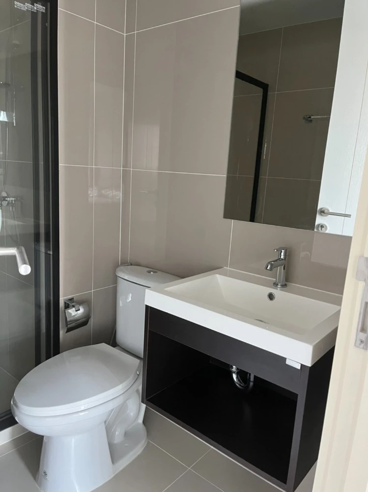 Monte Rama 9 for rent, 6th floor, nice room, comes with complete decorations. If interested, hurry and reserve now.