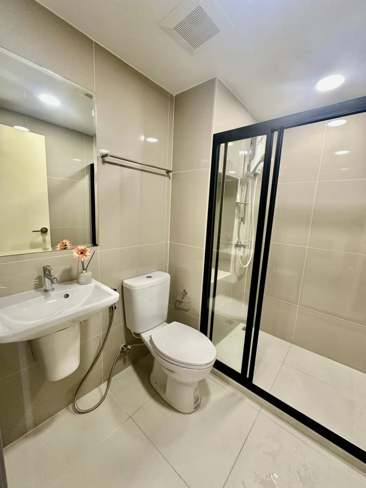 For rent: Monte' RSU, 6th floor, nice room, fully furnished, book now, don't miss out.