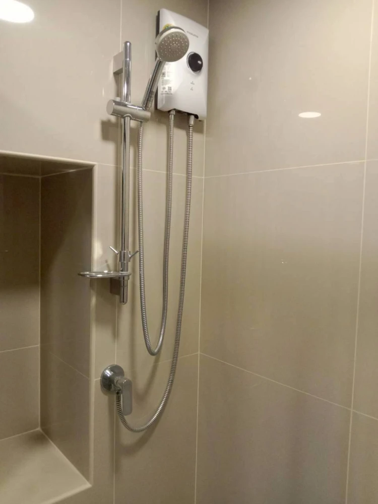 For rent: Monte' RSU, 7th floor, fully furnished room, ready to move in, just bring your bag, hurry!