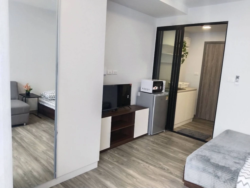 For rent: Monte' RSU, 7th floor, fully furnished room, ready to move in, just bring your bag, hurry!