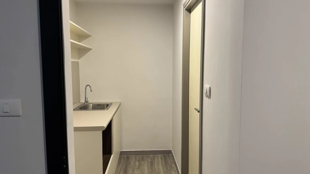 For rent: Monte' RSU, 8th floor, fully furnished, nice to live in. If interested, hurry and reserve now. Don't miss out.