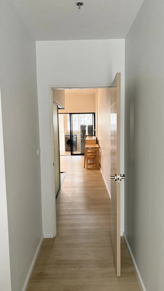 For rent: Mori Condominium, Muang Thong Thani. Spacious room, ready to move in, fully furnished. Book now!