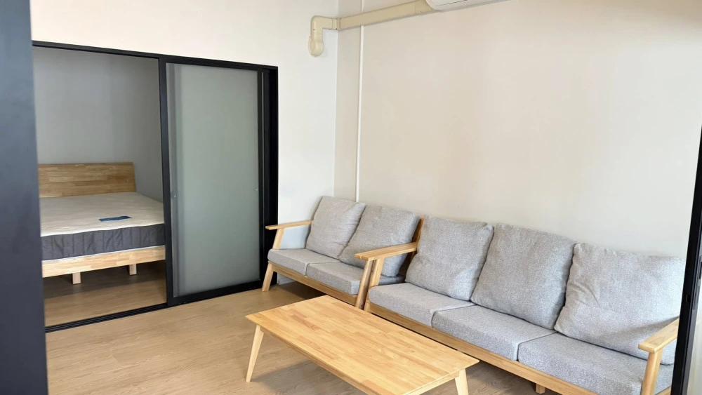 For rent: Mori Condominium, Muang Thong Thani. Spacious room, ready to move in, fully furnished. Book now!
