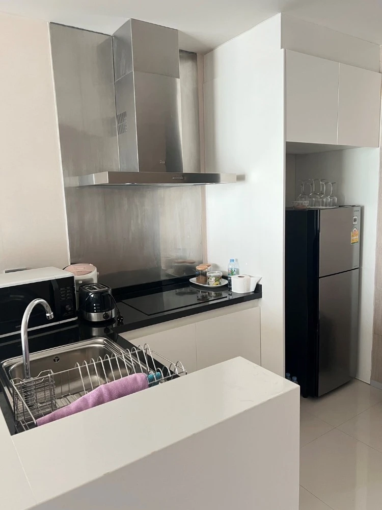 For rent: Movenpick White Sand Beach 2-bedroom, fully furnished, great view. Book now!