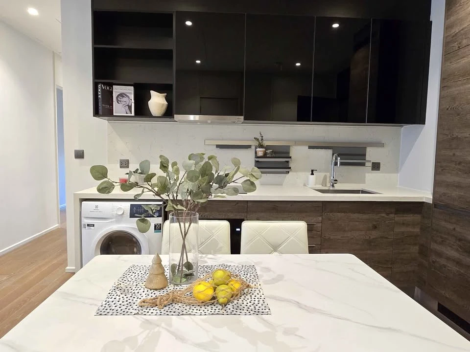 For rent: Muniq Langsuan, open view room, high floor, fully furnished, pet friendly. Animal lovers, don't miss out!