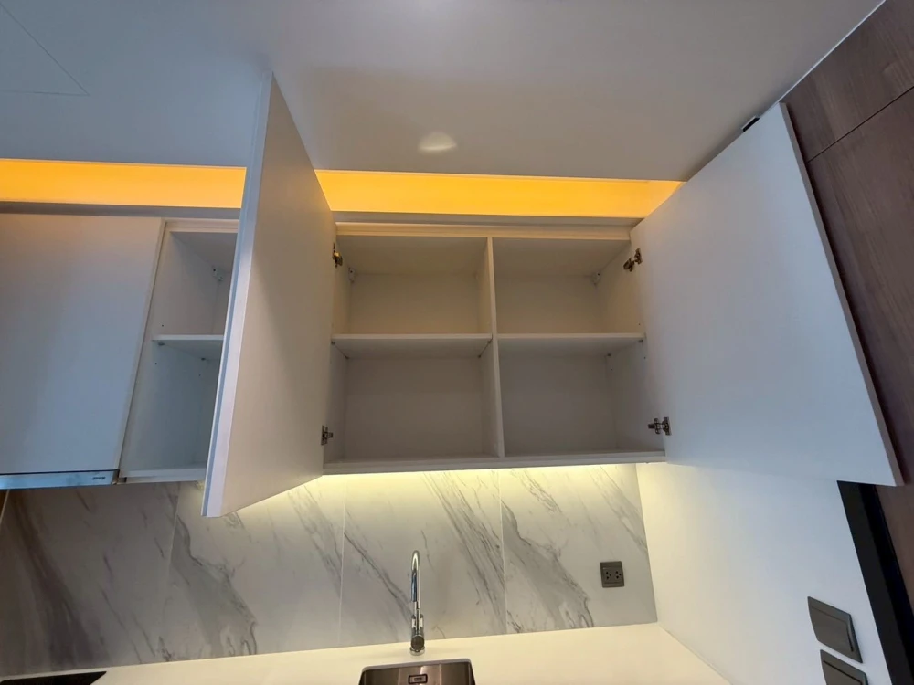 For rent: MUNIQ Sukhumvit 23, 1 bedroom, 1 bathroom, spacious living area, fully furnished. Book now!