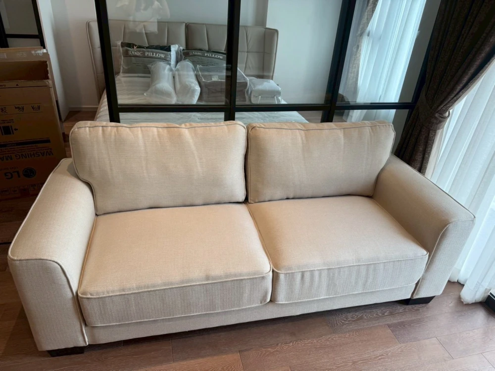For rent: MUNIQ Sukhumvit 23, 1 bedroom, 1 bathroom, spacious living area, fully furnished. Book now!