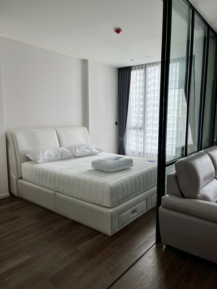 For rent: MUNIQ Sukhumvit 23, 17th floor. Nice, fully furnished unit. Book now, don't wait!
