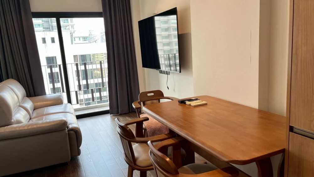 For rent: MUNIQ Sukhumvit 23, 17th floor. Nice, fully furnished unit. Book now, don't wait!