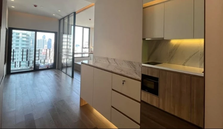 For Rent: MUNIQ Sukhumvit 23, 26th floor. High floor, great view, fully furnished. Book now!