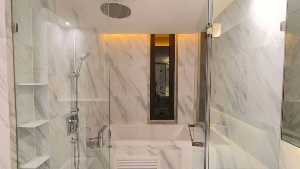 For rent: MUNIQ Sukhumvit 23, 27th floor, fully furnished. Book now!