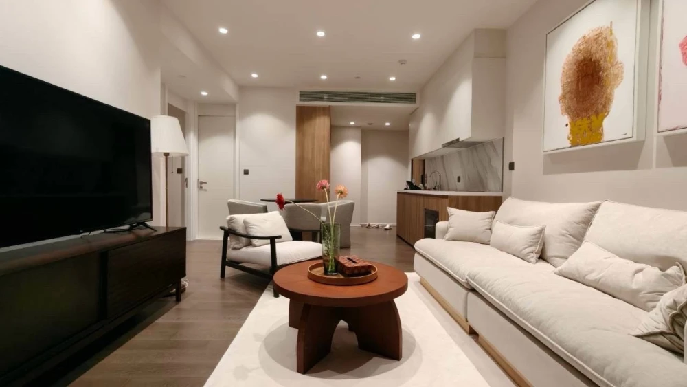 For rent: MUNIQ Sukhumvit 23, 27th floor, fully furnished. Book now!