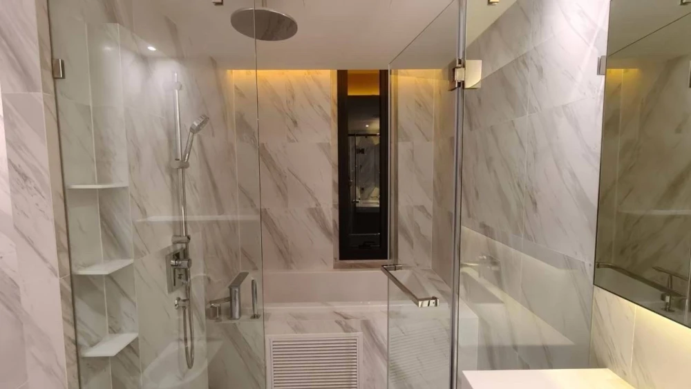 For rent: MUNIQ Sukhumvit 23, 27th floor, fully furnished. Book now!