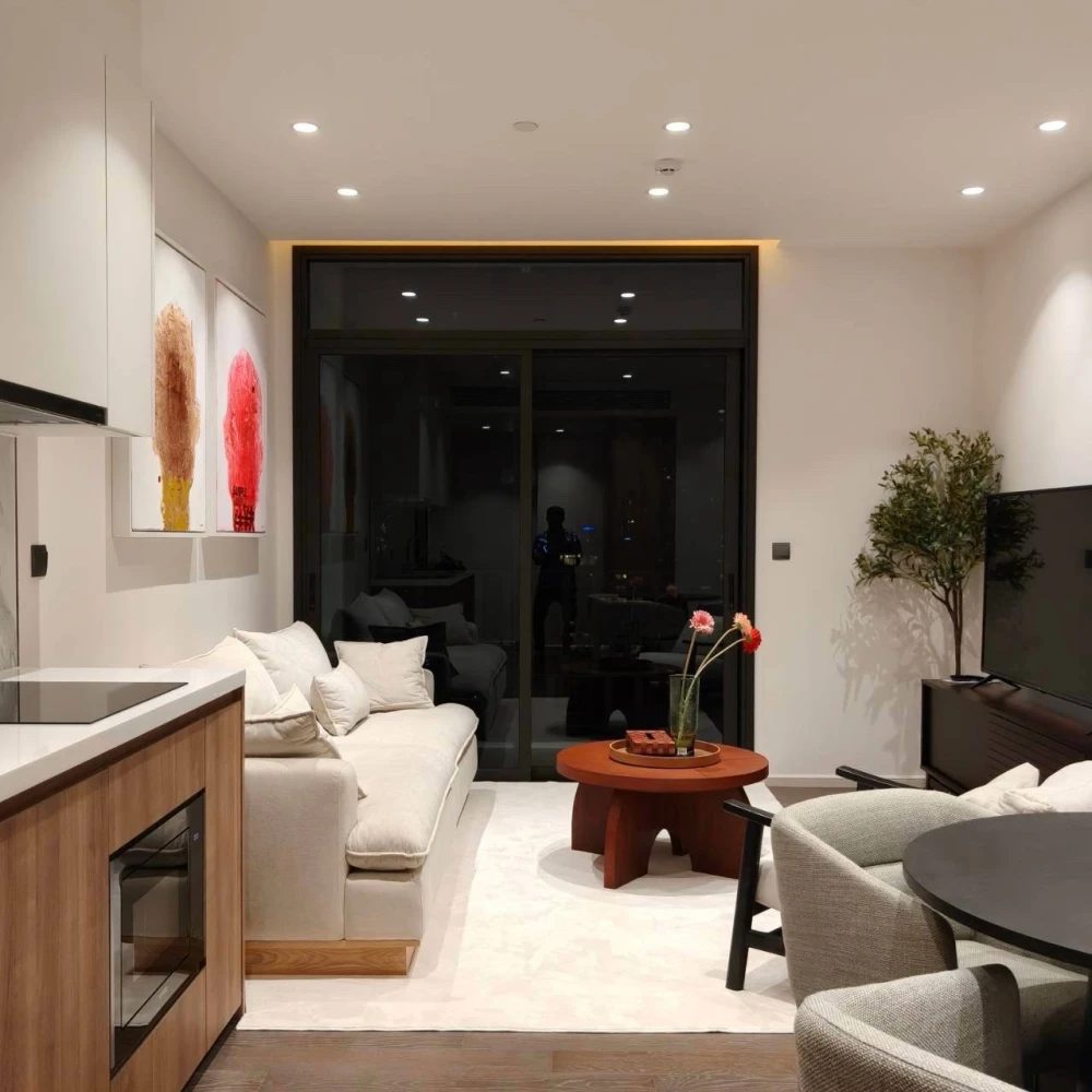 For rent: MUNIQ Sukhumvit 23, 27th floor, fully furnished. Book now!