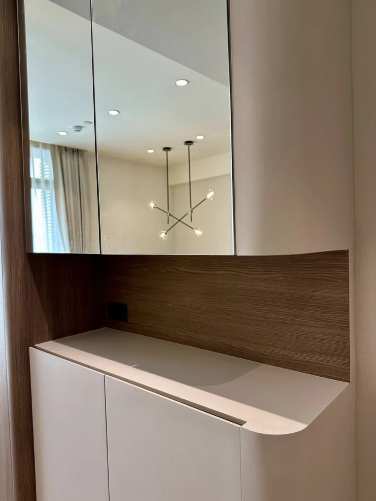 For rent: MUNIQ Sukhumvit 23, spacious room, lots of usable space, decorated in a controlled tone, comes with complete furniture, book now!