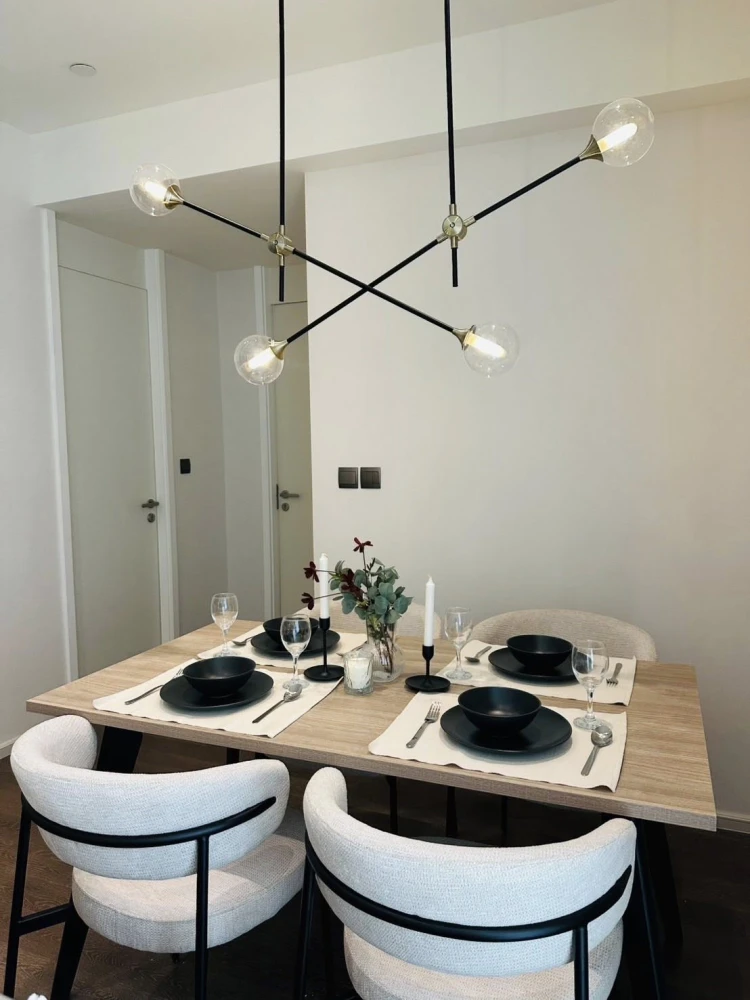 For rent: MUNIQ Sukhumvit 23, spacious room, lots of usable space, decorated in a controlled tone, comes with complete furniture, book now!