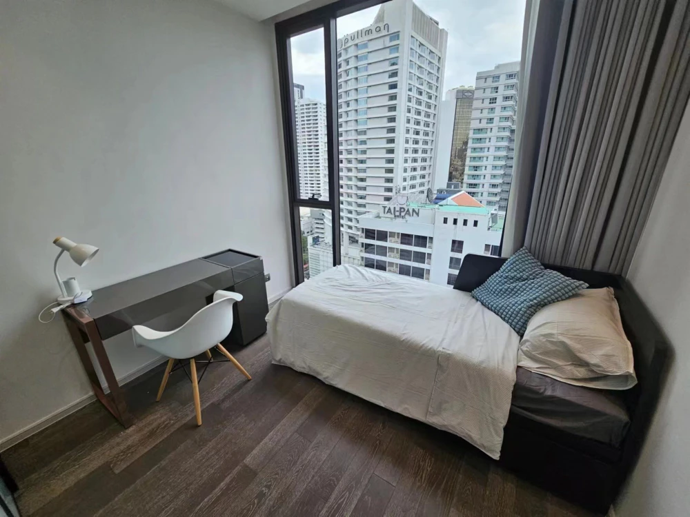 For rent: MUNIQ Sukhumvit 23, spacious room, lots of usable space, complete amenities, beautiful view, not blocked, reserve now!