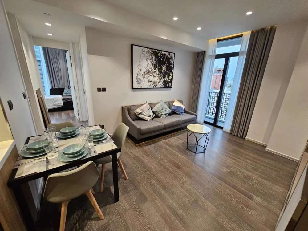 For rent: MUNIQ Sukhumvit 23, spacious room, lots of usable space, complete amenities, beautiful view, not blocked, reserve now!