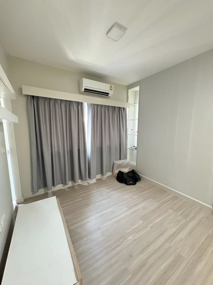 For rent: My Condo Sathorn Taksin, ready to move in, lots of usable space, good price, hurry up and reserve, don't miss out.
