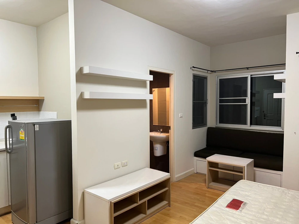 For rent: My Condo Sukhumvit 103, studio room, 2nd floor, corner room, privacy. Hurry and reserve now.