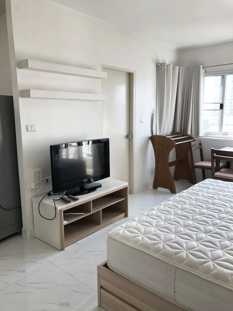 For rent: My Condo Sukhumvit 52, near On Nut BTS station, very convenient transportation, fully furnished. Don't miss out!
