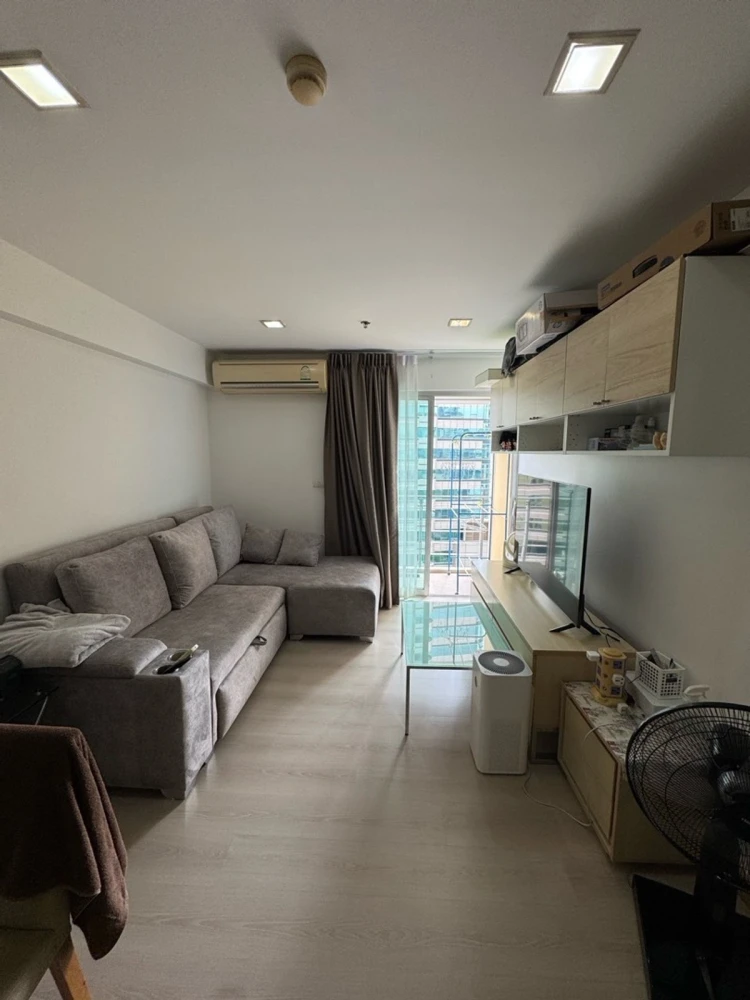 For rent: My Resort Bangkok, 20th floor, nice room, fully furnished, hurry and reserve now!