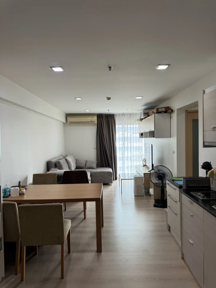 For rent: My Resort Bangkok, 20th floor, nice room, fully furnished, hurry and reserve now!