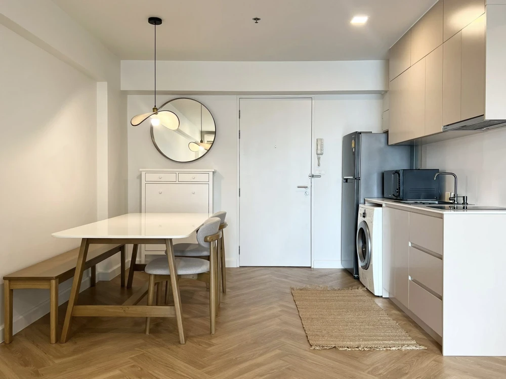 My Resort Bangkok condo for rent. Beautifully decorated and cozy with premium imported furniture. Book now!