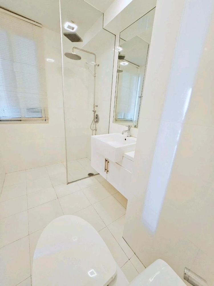 For rent: My Resort Bangkok, spacious room, fully furnished, ready to move in. If interested, hurry and reserve now. Don't miss out.