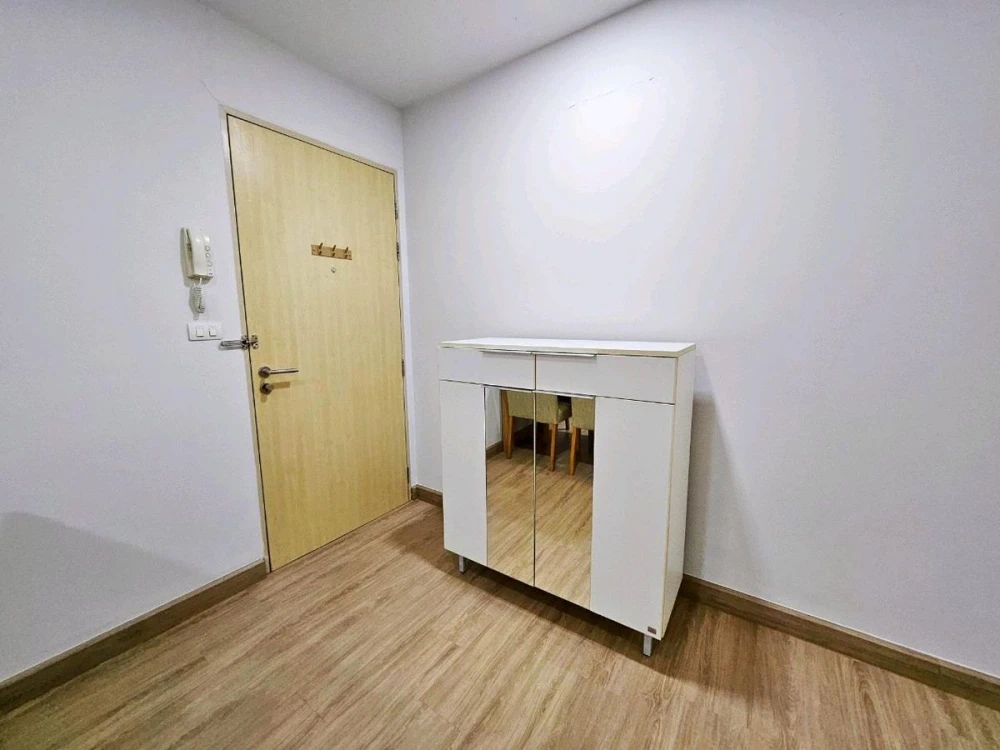 For rent: My Resort Bangkok, spacious room, fully furnished, ready to move in. If interested, hurry and reserve now. Don't miss out.