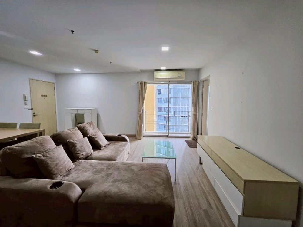 For rent: My Resort Bangkok, spacious room, fully furnished, ready to move in. If interested, hurry and reserve now. Don't miss out.