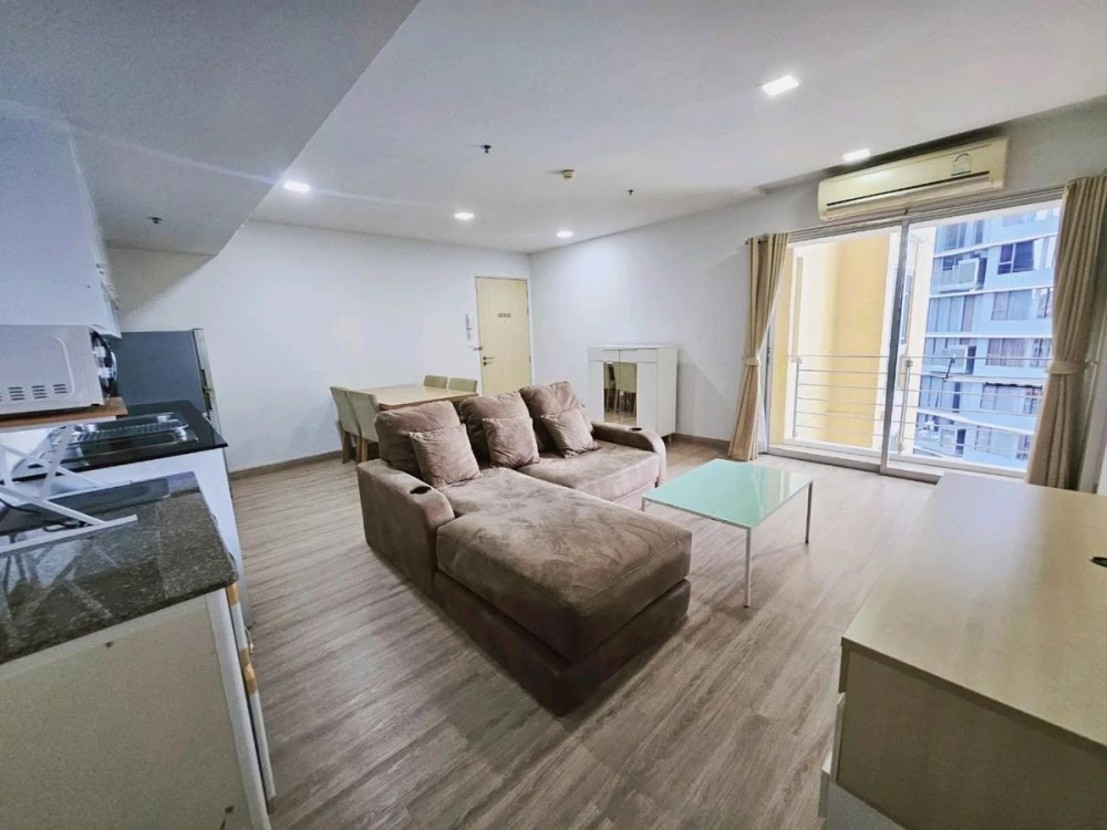 For rent: My Resort Bangkok, spacious room, fully furnished, ready to move in. If interested, hurry and reserve now. Don't miss out.