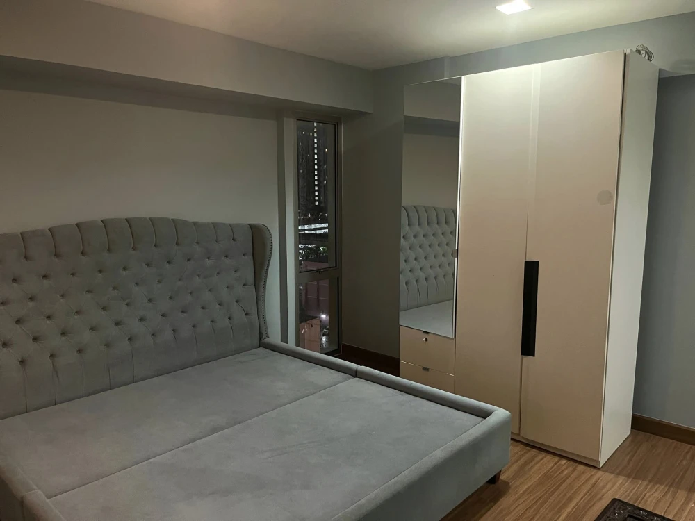 For rent: My Resort Bangkok, corner room, 2 bedrooms, 1 bathroom, fully furnished, don't miss it.
