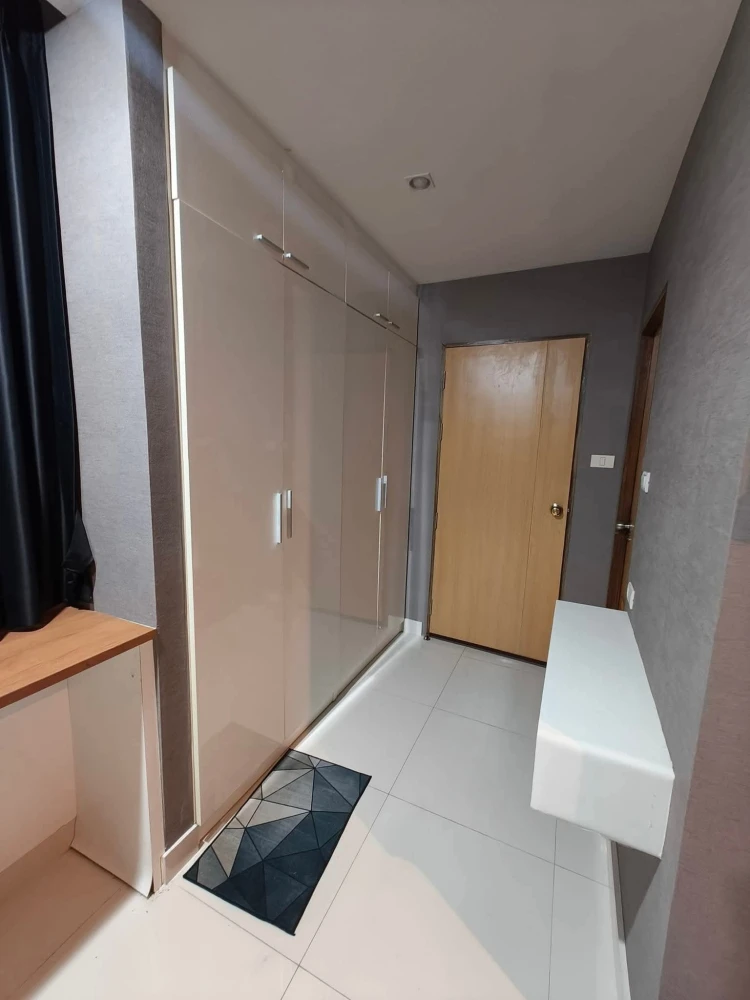 For rent: Na Lanna Condo Pattaya, spacious room, lots of usable space, good location, swimming pool view, reserve now!